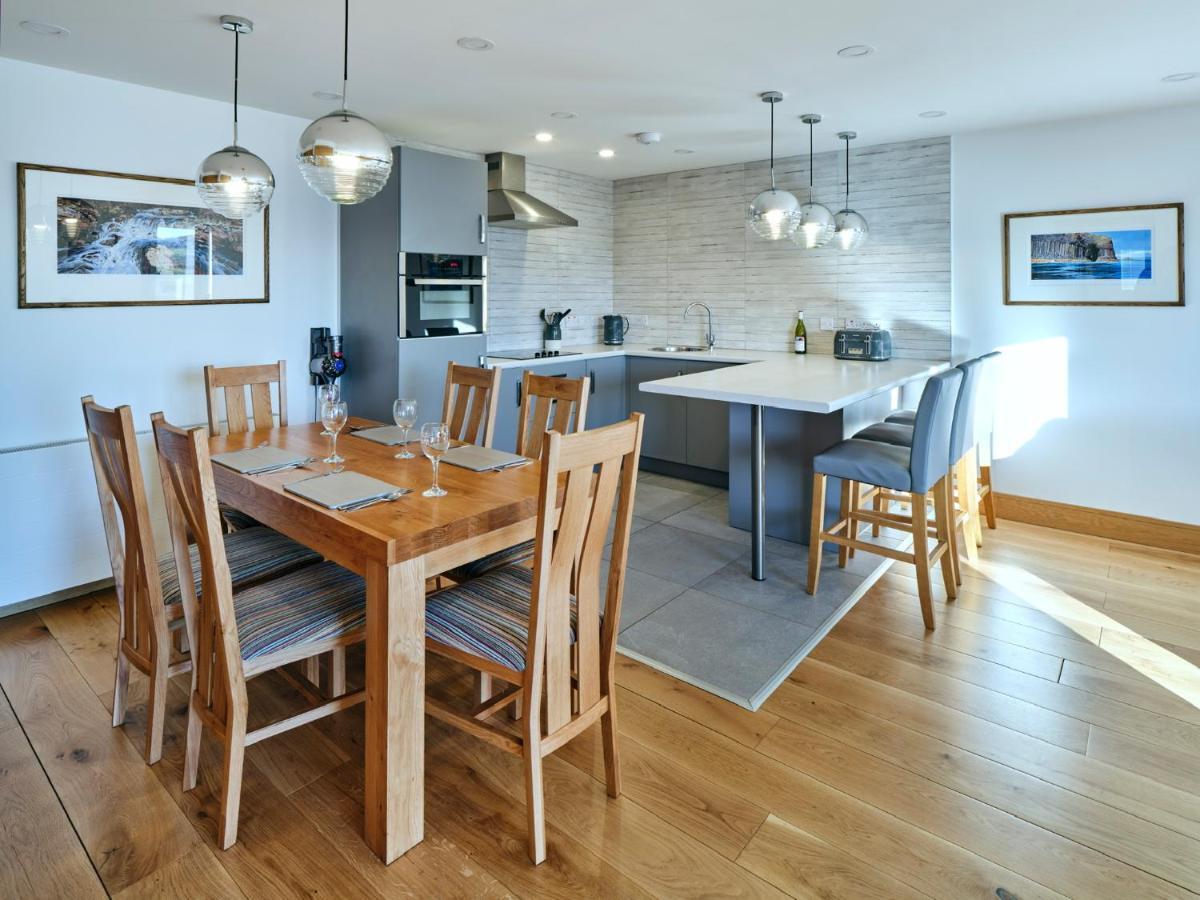 White Watch Apartment Lochaline Luaran gambar